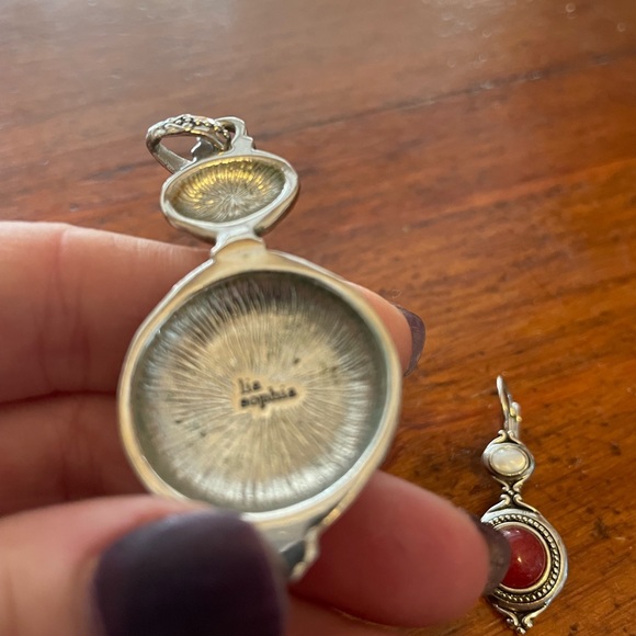 Lia Sophia pendant and earring set - Picture 4 of 4